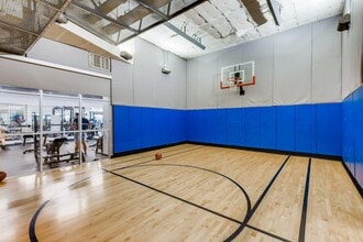 545 N Dearborn St, Unit 2510 in Chicago, IL - Building Photo - Building Photo