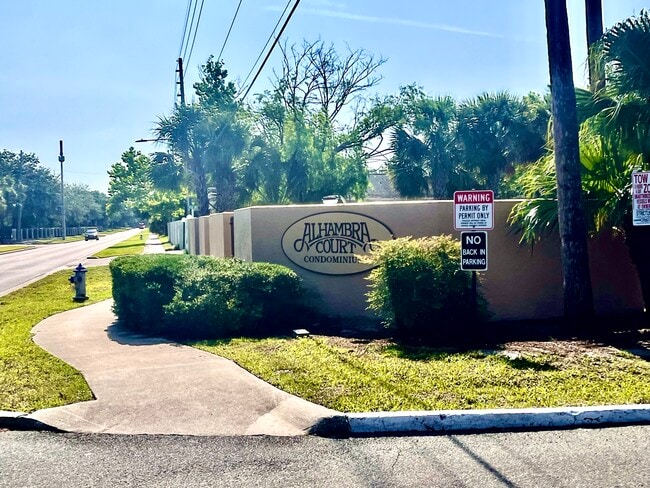 property at 5208 Via Hacienda Cir