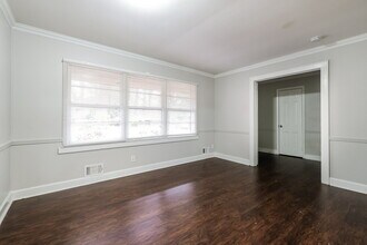 1201 Valerie Woods Dr in Stone Mountain, GA - Foto de edificio - Building Photo