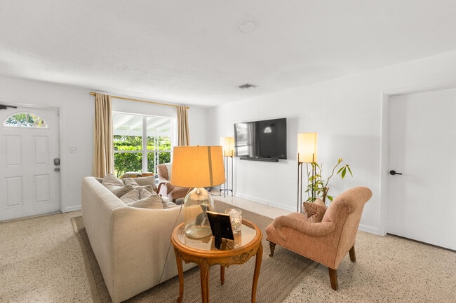 549 Fairwind Dr in North Palm Beach, FL - Building Photo - Building Photo