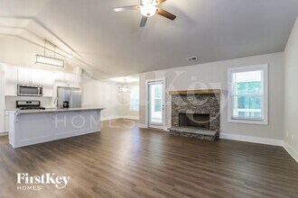 7110 Lawson Dr in Gainesville, GA - Building Photo - Building Photo