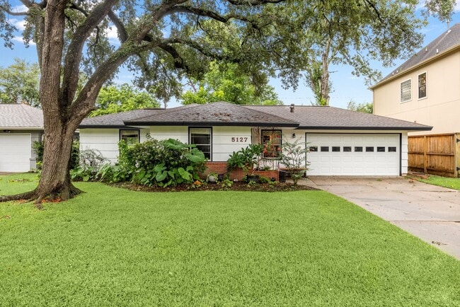 property at 5127 Mimosa Dr