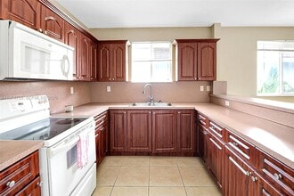 3920 SW 89th Ct, Unit B in Miami, FL - Building Photo - Building Photo