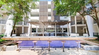 Griffis Uptown in Dallas, TX - Foto de edificio - Building Photo