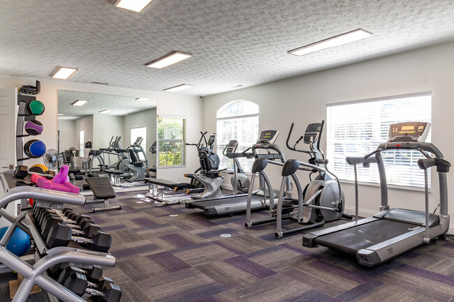 Parkway Village Apartments in Grove City, OH - Building Photo - Interior Photo