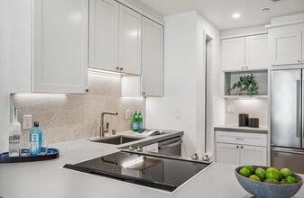 136 Parnassus Ave in San Francisco, CA - Building Photo - Building Photo