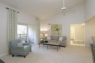 Lakemont Apartments in Bridgeville, PA - Foto de edificio - Interior Photo