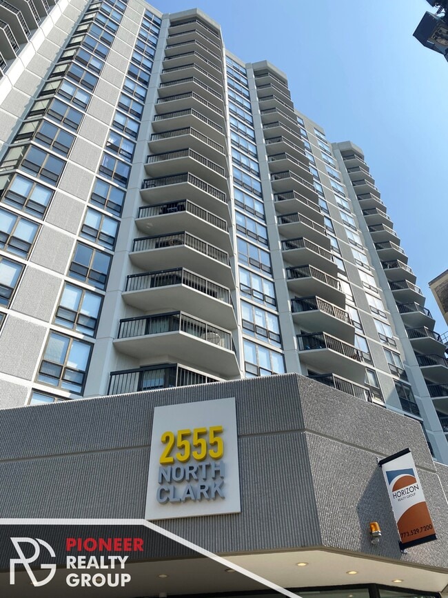 2551 N Clark St, Unit 402