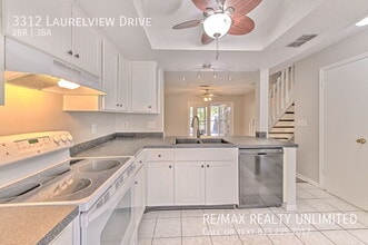 3312 Laurel View Dr in Brandon, FL - Building Photo - Building Photo