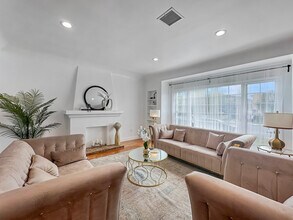 4523 Saturn St, Unit 4523 Saturn Street in Los Angeles, CA - Building Photo - Building Photo