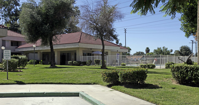 Orangewood Apartments in Loma Linda, CA - Foto de edificio - Building Photo