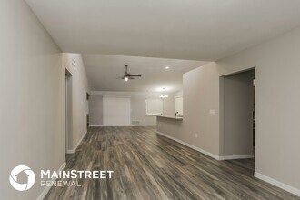 1054 Mohegan Rd in Venice, FL - Building Photo - Building Photo