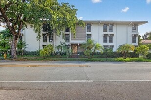 1600 S Le Jeune Rd in Miami, FL - Building Photo