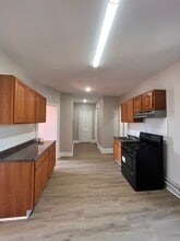 223 Fowler Ave, Unit 7 in Jersey City, NJ - Building Photo - Building Photo