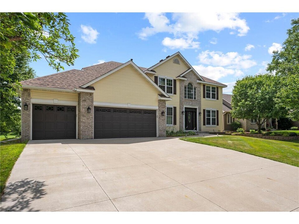 2972 Eagle Valley Dr in Woodbury, MN - Building Photo