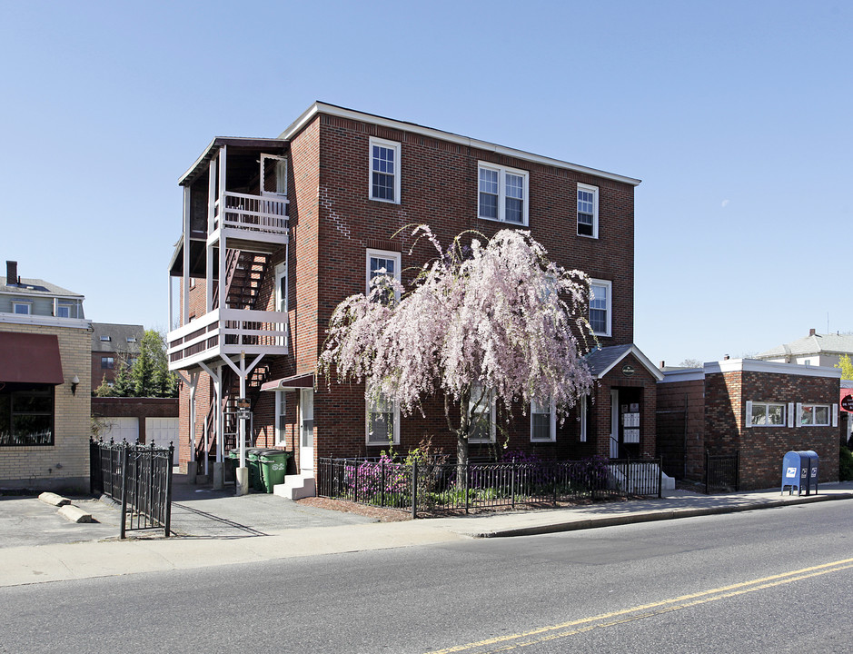 The Highlander in Worcester, MA - Building Photo