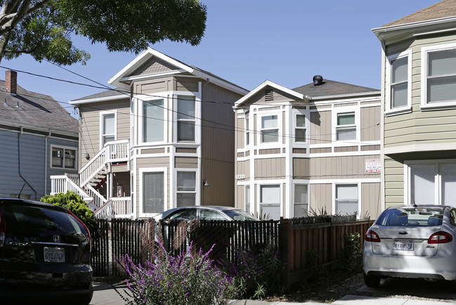 5851 Vallejo St in Emeryville, CA - Building Photo - Building Photo