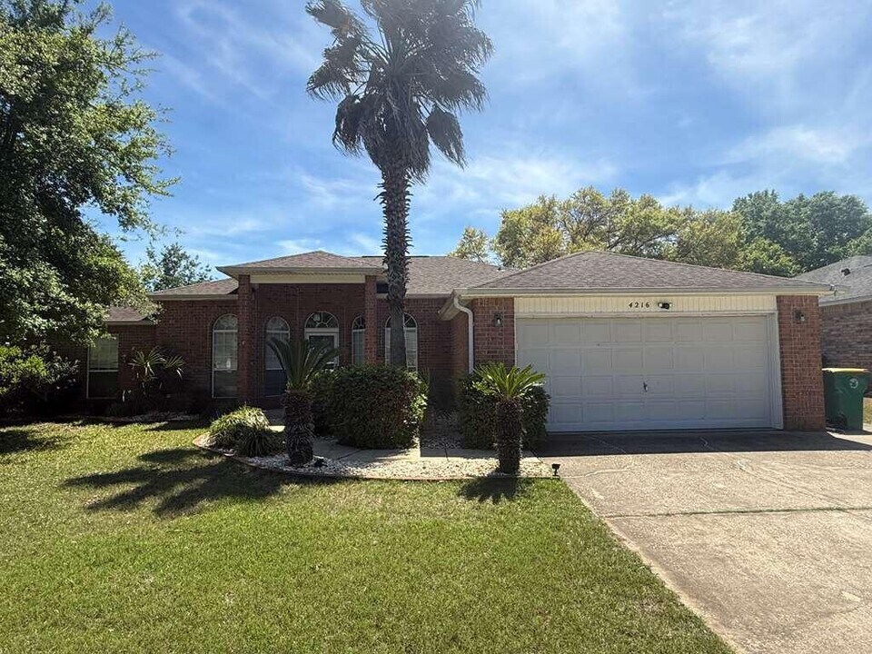 4216 Shadow Ln in Niceville, FL - Building Photo