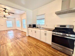 1205 Leona St in Austin, TX - Building Photo - Building Photo