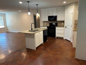 313 Elmwood St in Azle, TX - Building Photo - Building Photo