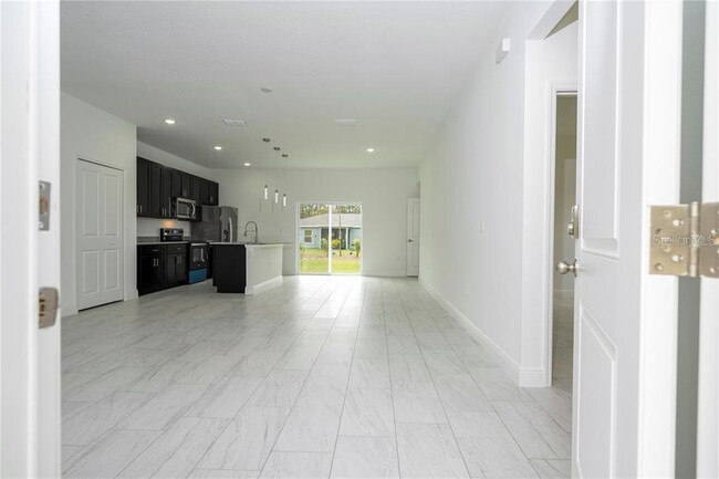 9825 N Swanee Terrace in Citrus Springs, FL - Building Photo - Building Photo