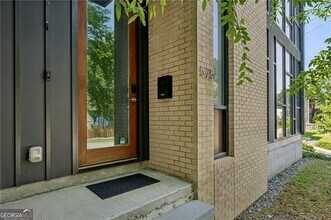 575 Highland Ave NE in Atlanta, GA - Foto de edificio - Building Photo