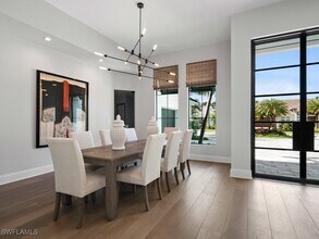 695 Wedge Dr in Naples, FL - Building Photo - Building Photo