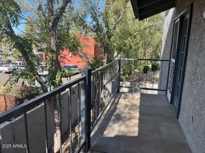 15402 N 28th St in Phoenix, AZ - Building Photo - Building Photo