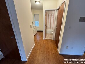 74 S Huntington Ave in Boston, MA - Foto de edificio - Building Photo