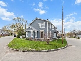 15 Ancona Rd in Worcester, MA - Building Photo