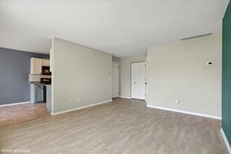 310 Wethington Dr in Wauconda, IL - Building Photo - Building Photo
