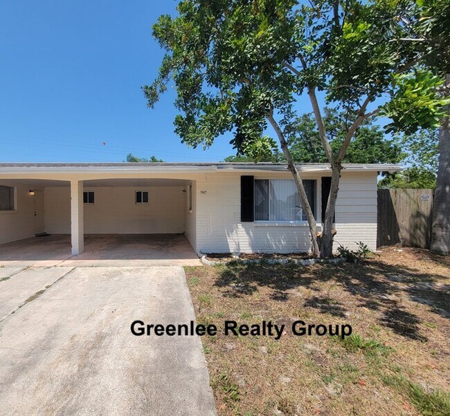 7427 Sea Grape Ave in Port Richey, FL - Building Photo - Building Photo