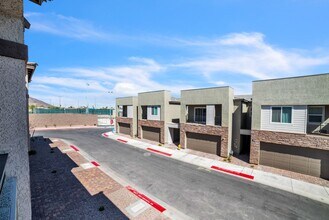 237 Walsh Peak Ave in Henderson, NV - Building Photo - Building Photo