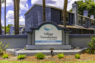 Village Townhomes in Orlando, FL - Building Photo - Building Photo