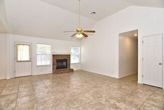 1519 N 1st St in Jenks, OK - Foto de edificio - Building Photo