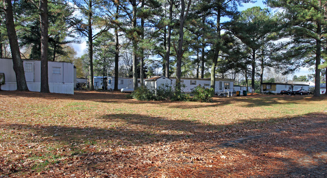 1000 W Main St in Clayton, NC - Building Photo - Building Photo