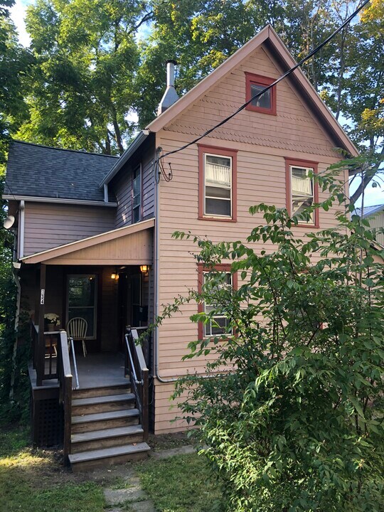 134 E Spencer St, Unit House in Ithaca, NY - Building Photo