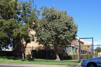 Natomas Court Apartments in Sacramento, CA - Foto de edificio - Building Photo