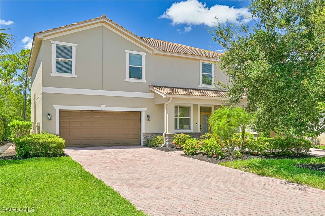 21432 Bella Terra Blvd in Estero, FL - Foto de edificio