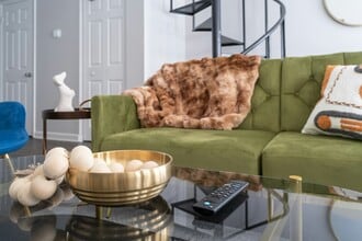 20 Finch Trl NE in Atlanta, GA - Building Photo - Building Photo