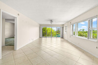 801 Lake Shore Dr in West Palm Beach, FL - Building Photo - Building Photo