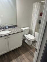 6411 Rosetta Dr SW in Atlanta, GA - Foto de edificio - Building Photo