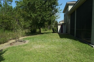 5995 Shadehill Rd in Jacksonville, FL - Foto de edificio - Building Photo