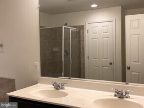 25549 Feltre Terrace in Chantilly, VA - Building Photo - Building Photo