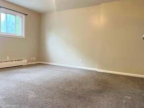 2660 Sheridan Dr in Tonawanda, NY - Building Photo - Building Photo