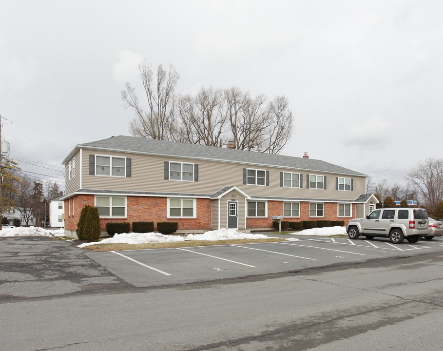 1050-1052 Community Rd in Schenectady, NY - Building Photo