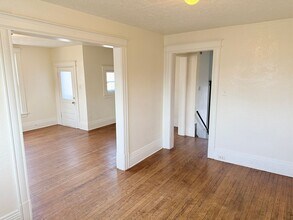 411 W Washington Ave in Jackson, MI - Building Photo - Building Photo