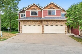 14 Hidden Meadow Ln in Iowa City, IA - Building Photo - Building Photo