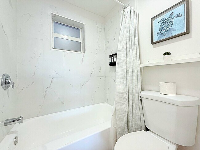 3626 NE 168th St in North Miami Beach, FL - Building Photo - Building Photo