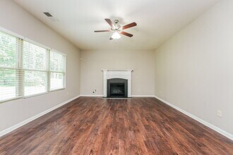 251 Chandler Bluff Ct SE in Grayson, GA - Building Photo - Building Photo